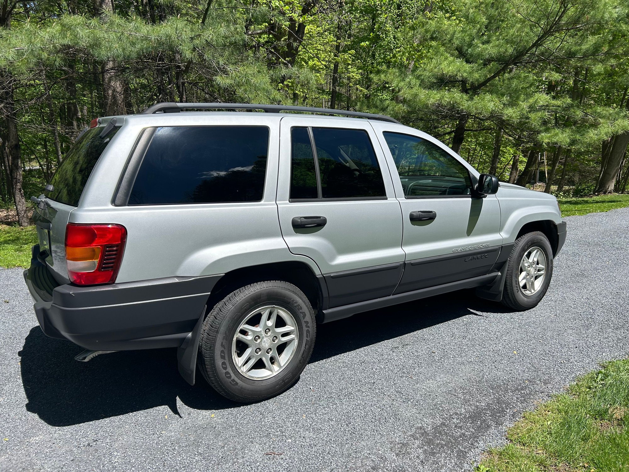 Unicorn Alert- 2004 Jeep Grand Cherokee Laredo 16k miles - Rennlist ...
