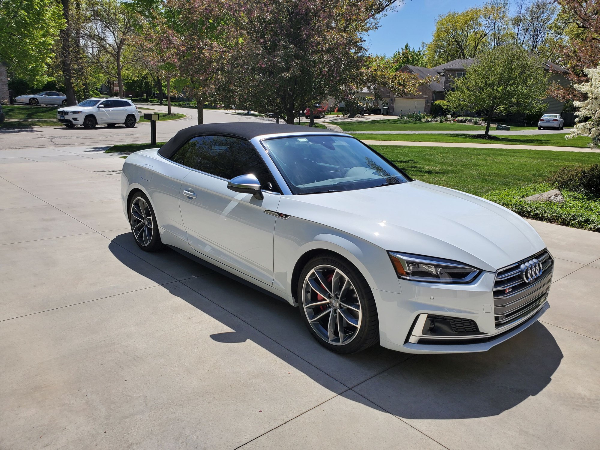 2018 Audi S5 - FS: 2018 Audi S5 Cabriolet - low miles (12.579) and loaded with options...... - Used - VIN WAU24GF56JN020120 - 12,579 Miles - 6 cyl - AWD - Automatic - Convertible - White - Gurnee, IL 60031, United States