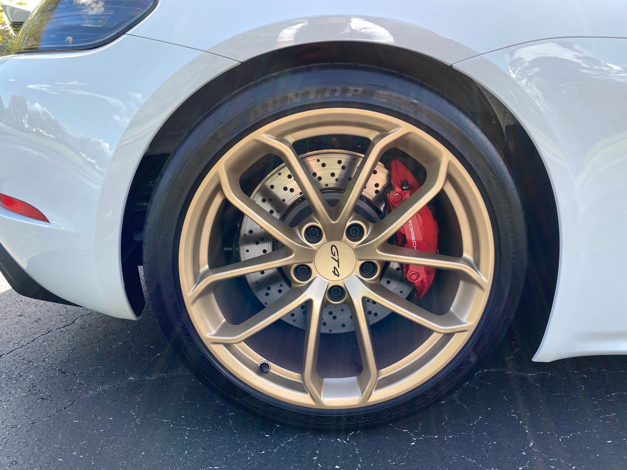 2020 Porsche 718 Cayman - **2020 718 GT4 800miles (Florida Owned) - Used - VIN WP0ACAA83LK289329 - 879 Miles - Manual - Coupe - White - Winter Springs, FL 32708, United States