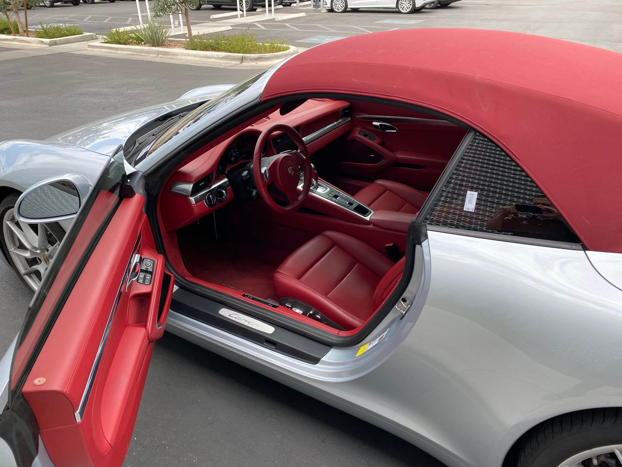 2015 Porsche 911 - 2015 911 Cab! 14,000 Miles! Extremely Clean! Beautiful Rhodium Silver/ Garnet Red - Used - VIN WP0CA2A99FS141293 - 14,401 Miles - 6 cyl - 2WD - Automatic - Convertible - Silver - Tucson, AZ 85711, United States
