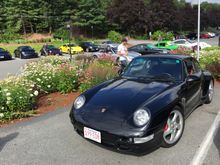 Closing shot of Kevin's 993 - nice shape, carbon fiber/aluminum shifter and brake, carbon fiber door handles and instrument panel, etc.