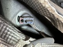O2 connector above the rear O2 sensor