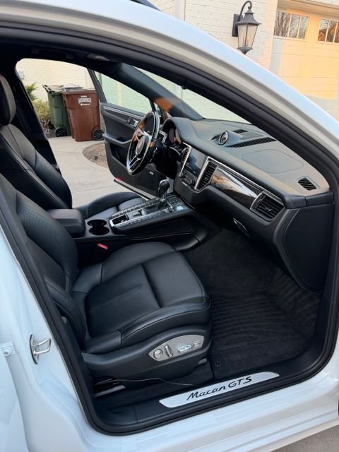 2018 Porsche Macan - 2018 Macan GTS for sale - very low miles - Used - VIN WP1AG2A51JLB65298 - 16,800 Miles - 6 cyl - AWD - Automatic - SUV - White - Cincinnati, OH 45039, United States