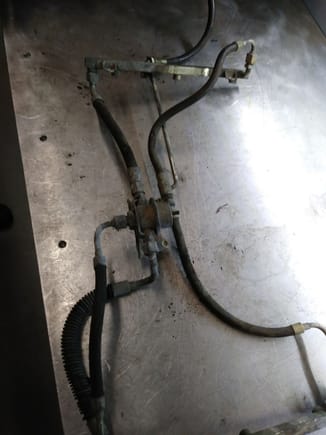 here is the original cluster of fuel hoses connected in case this helps with your question.