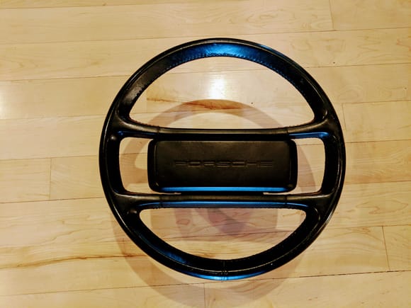 1986 Carrera steering wheel - front.