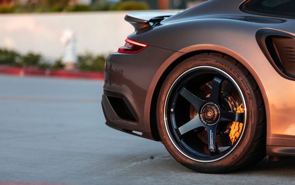 Advan GT Centerlock wheels (rear)