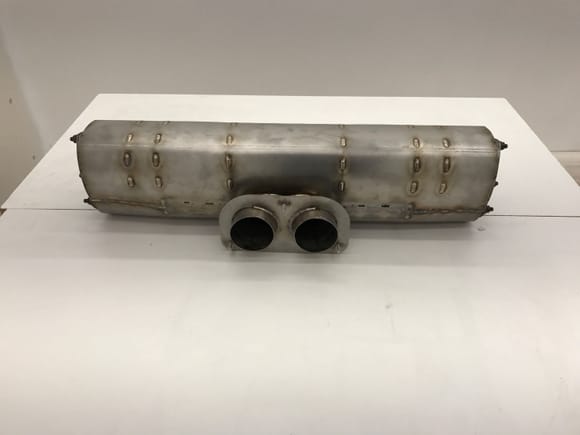 Dundon 321 GT3 Lifetime Center Muffler, Tip plate (tubing will be flush with tip plate on production units).