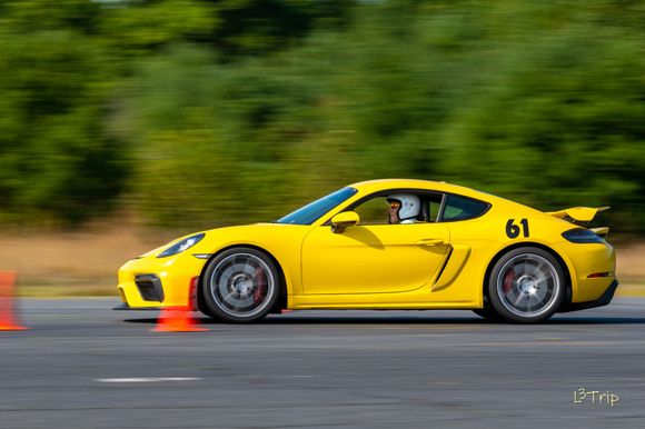 2021 Racing Yellow GT4