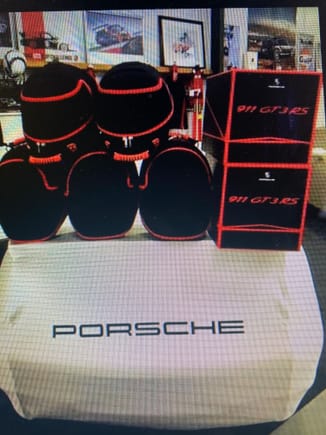 Porsche GT3 RS Helm case offered. Starting at €295,- without cardboard box. With box €525,-. Can be shipped worldwide.