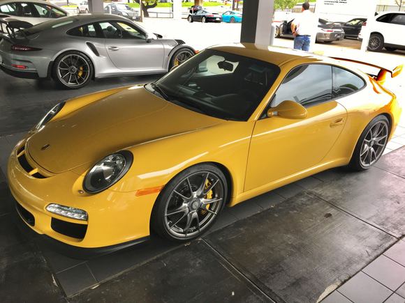 Speed Yellow looks fantastic on this car. In love!