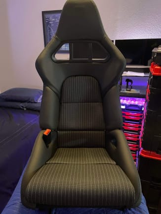 Picture of said 997 Bucket seats for reference