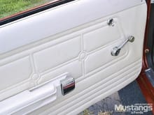 mdmp 1001 03  1973 mach 1 white interior door panel