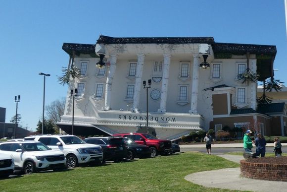 We always wanted to stop here. It's mostly games and rides for younger folks