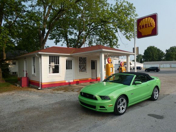 This Shell in Mt Olive IL had petroliana items inside.