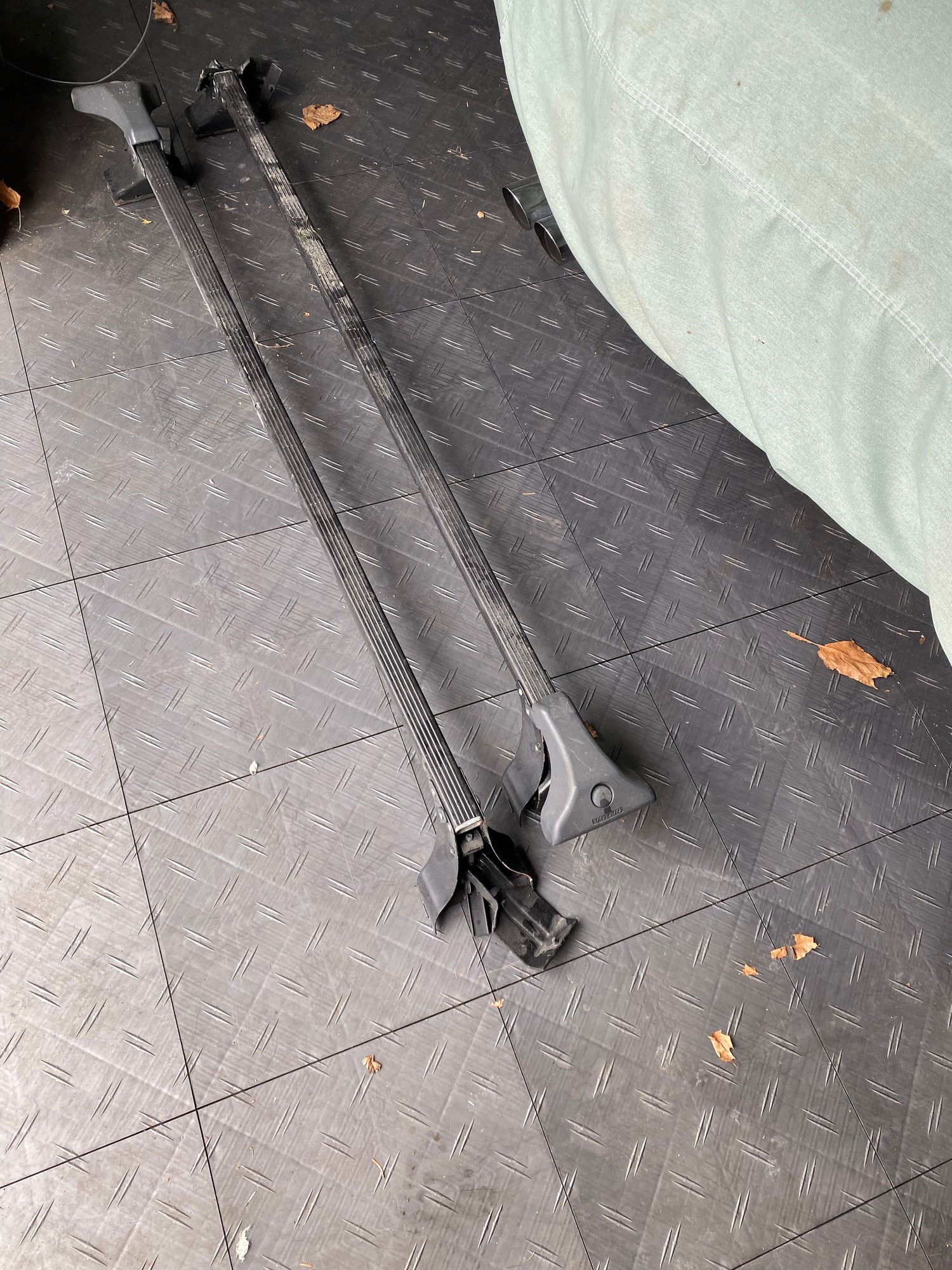 Miscellaneous - Volvo v70 roof racks - Used - 1994 to 2000 Volvo V70 - Greenwich, CT 06831, United States