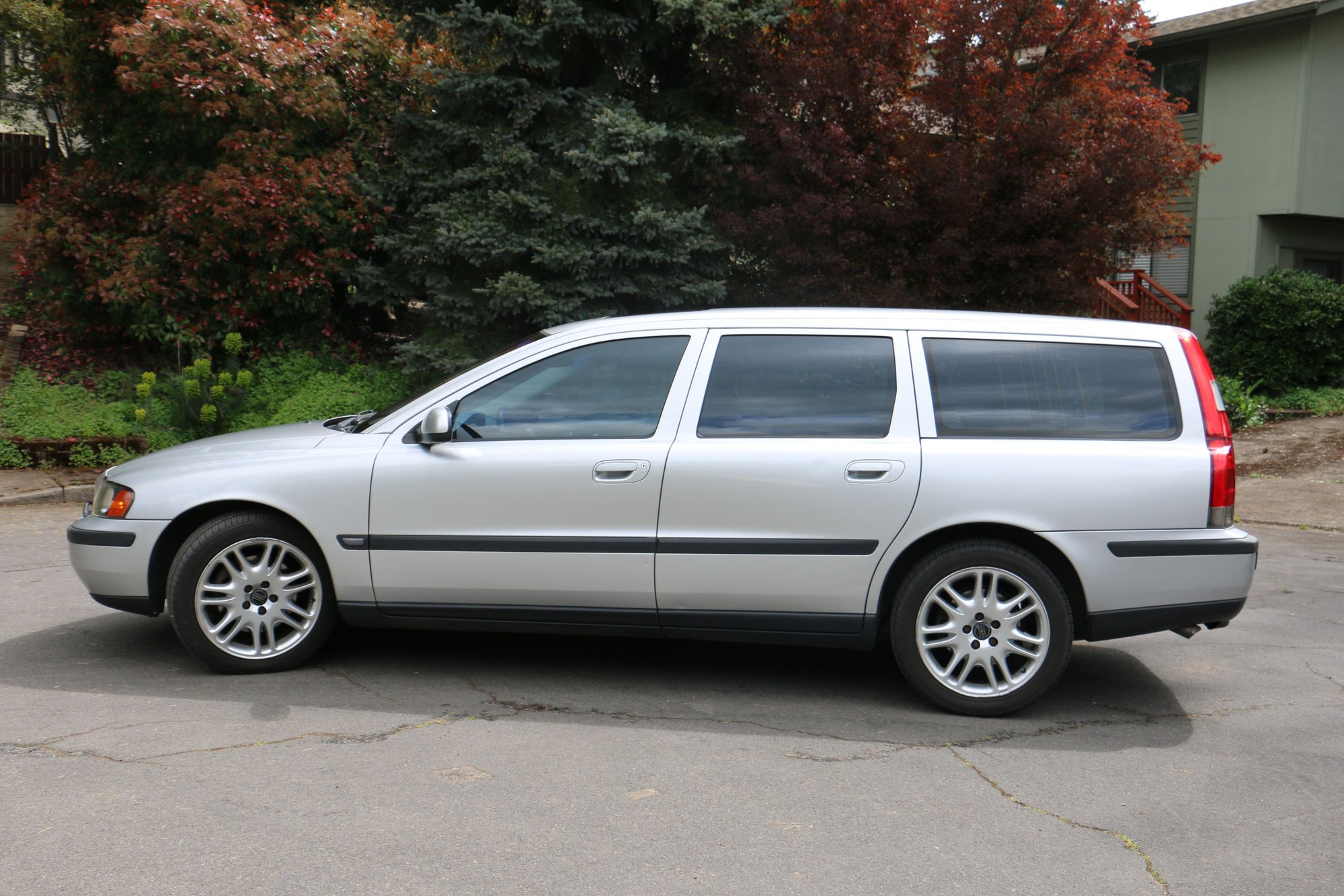 2001 Volvo V70 - 2001 volvo v70 t5 station wagon, new transmission, excellent condition - Used - Eugene, OR 97405, United States