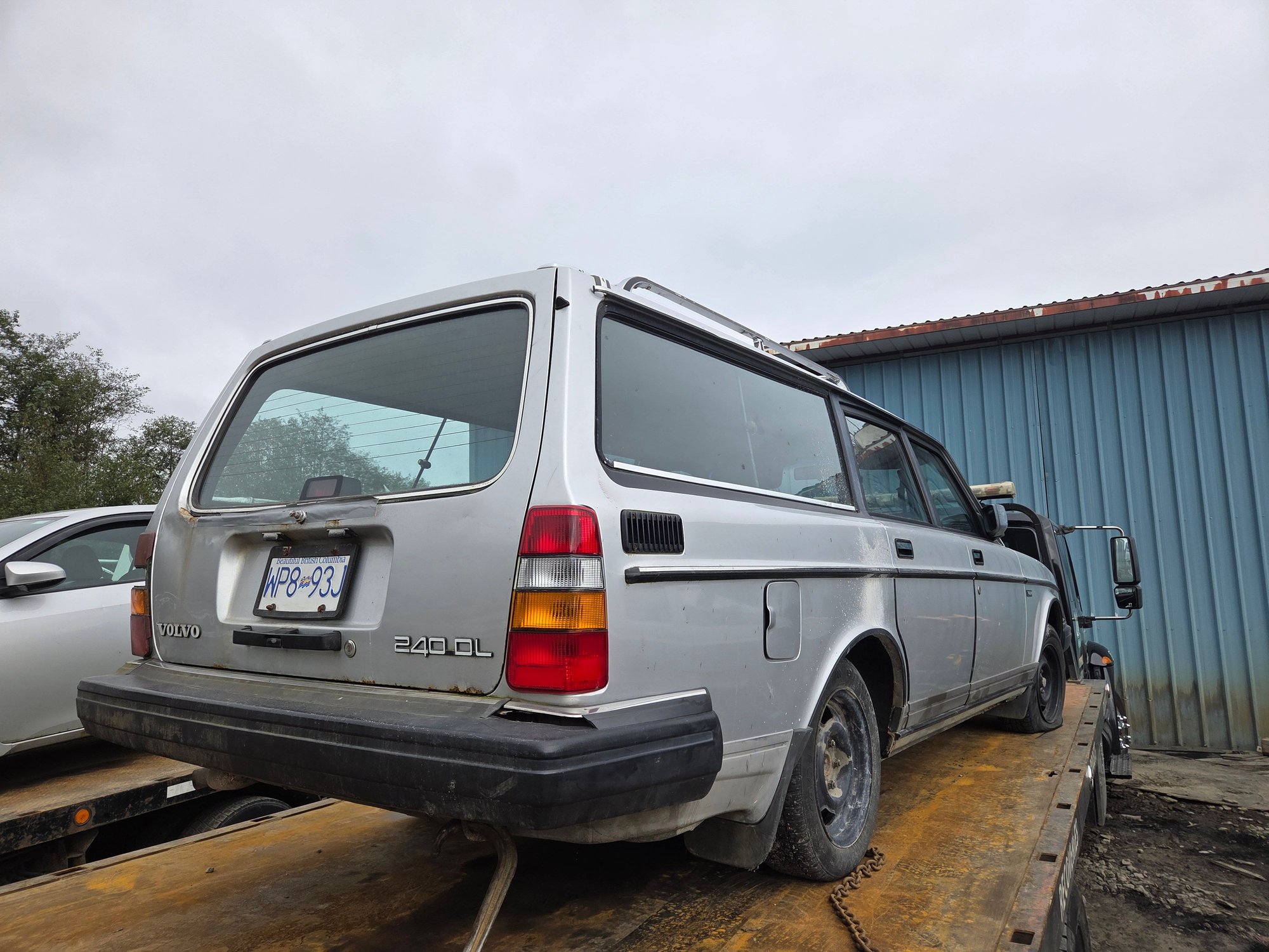 1988 Volvo 245 - Parting Out – 1988 Volvo 245 DL Wagon (VIN: YV1AX8854J1796871) - Accessories - $300 - Prince Rupert, BC V8J 1X, Canada