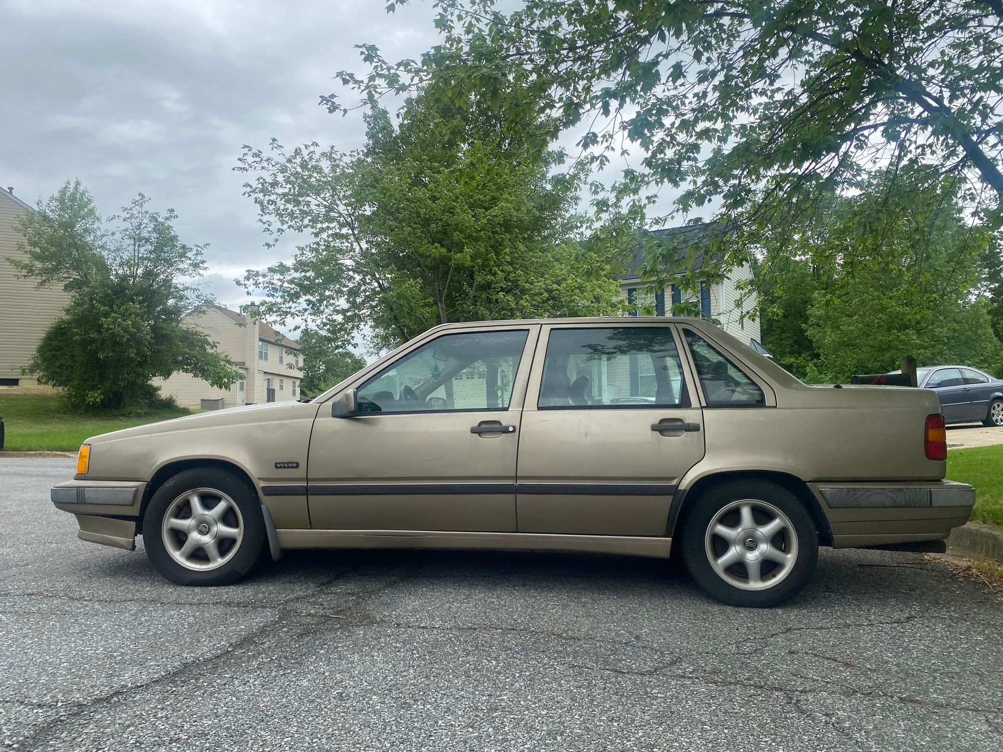 1993 Volvo 850 - 1993 Volvo 850 GLT - Used - VIN YVILS5502P2091858 - 122,872 Miles - 5 cyl - 2WD - Automatic - Sedan - Gold - Glenn Dale, MD 20706, United States