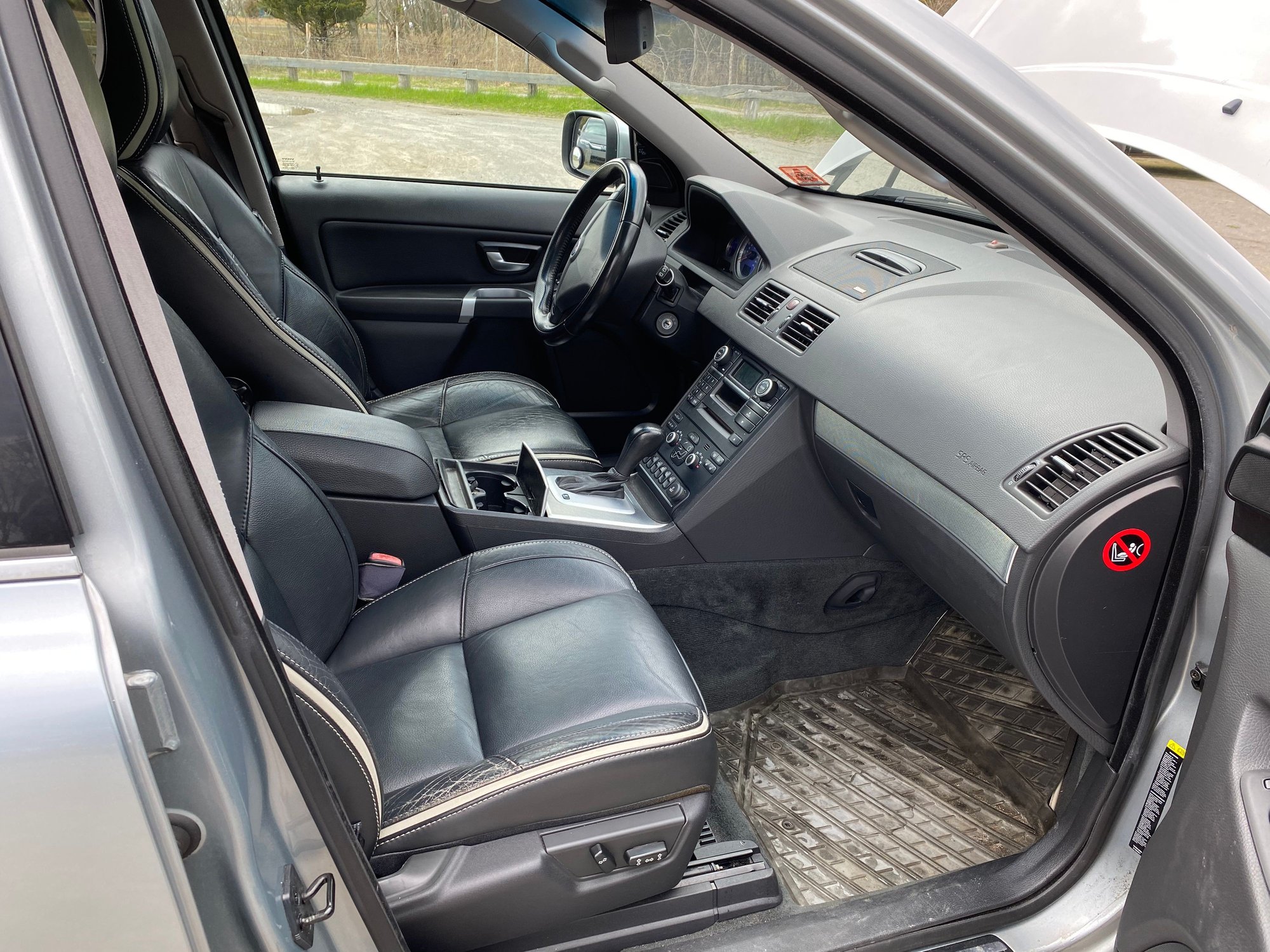 2009 Volvo XC90 - For Sale: 2009 XC90 V8 R-Design - Serviced by the book since new - Clean CarFax - Used - VIN YV4CT852X91503956 - 180,000 Miles - 8 cyl - AWD - Automatic - SUV - Silver - Atlantic Highlands, NJ 07716, United States