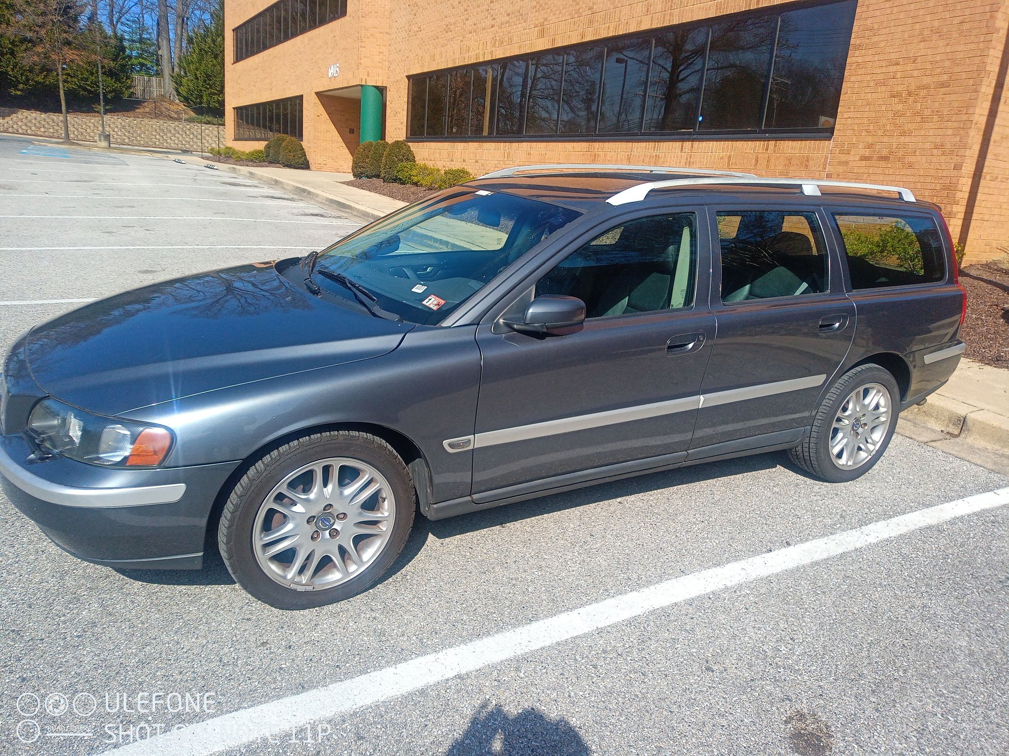 2004 Volvo V70 - Volvo V70 titanium limited edition - Used - VIN YV1SW59VX42367415 - 221,512 Miles - 5 cyl - 2WD - Automatic - Wagon - Silver - Bowie, MD 20715, United States