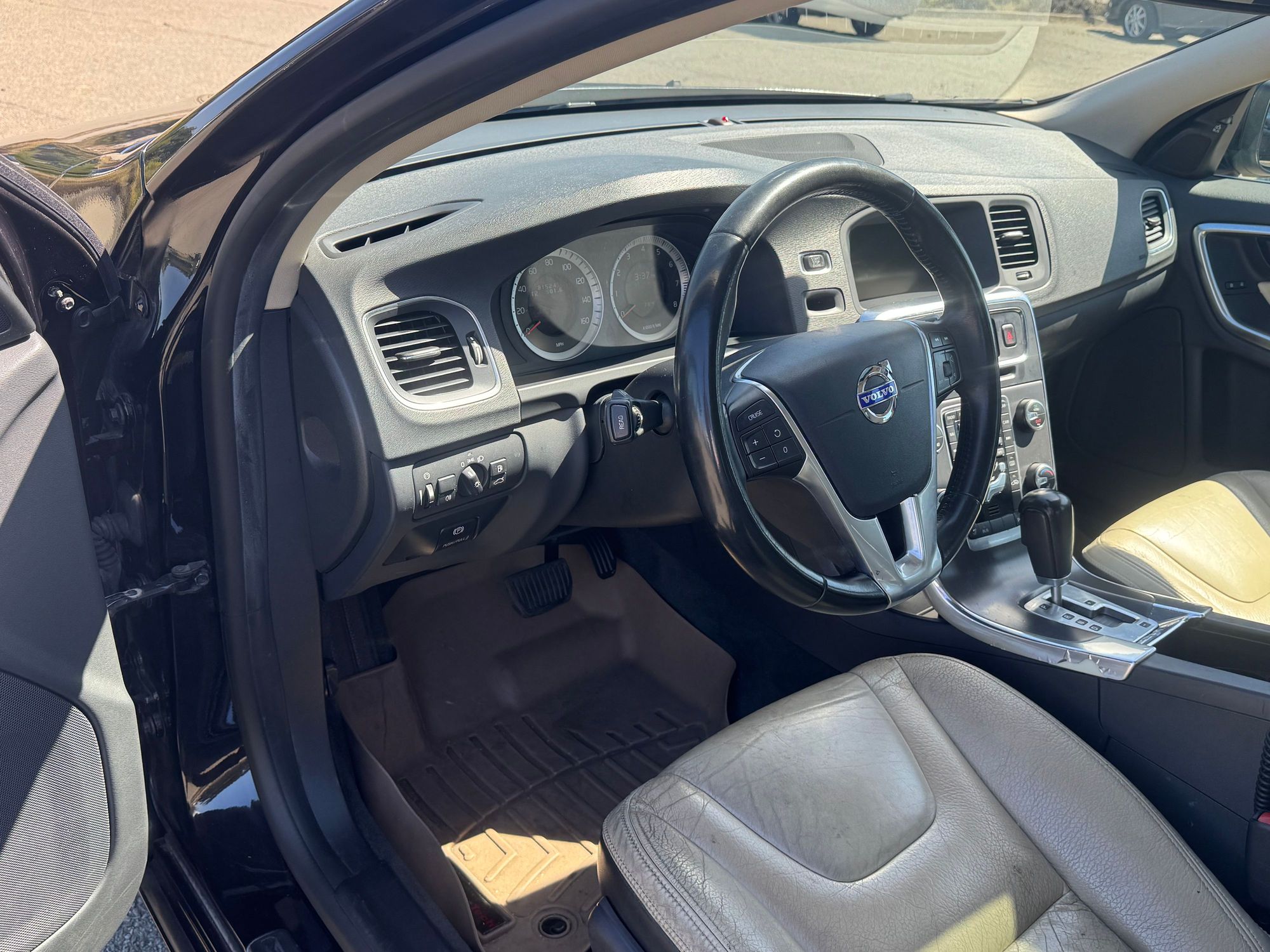 2011 Volvo S60 - 2011 Volvo S60 T6 - Used - VIN YV1902FH3B2014640 - 85,000 Miles - 6 cyl - AWD - Automatic - Sedan - Black - San Francisco, CA 94127, United States