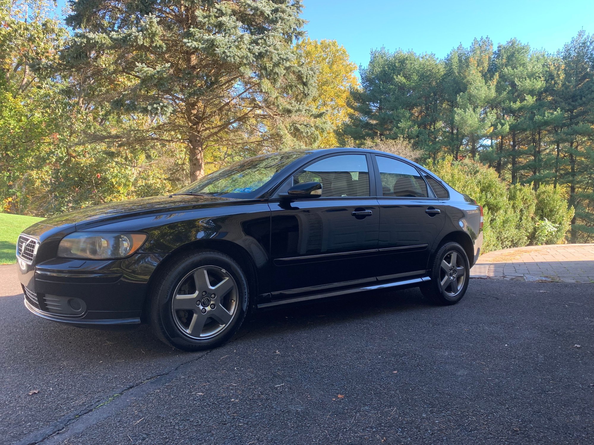 2005 Volvo S40 - Fs - 2005 s40 t5 awd - Used - VIN YV1MH682152117241 - 120,600 Miles - 5 cyl - AWD - Automatic - Sedan - Black - Buckingham, PA 18902, United States