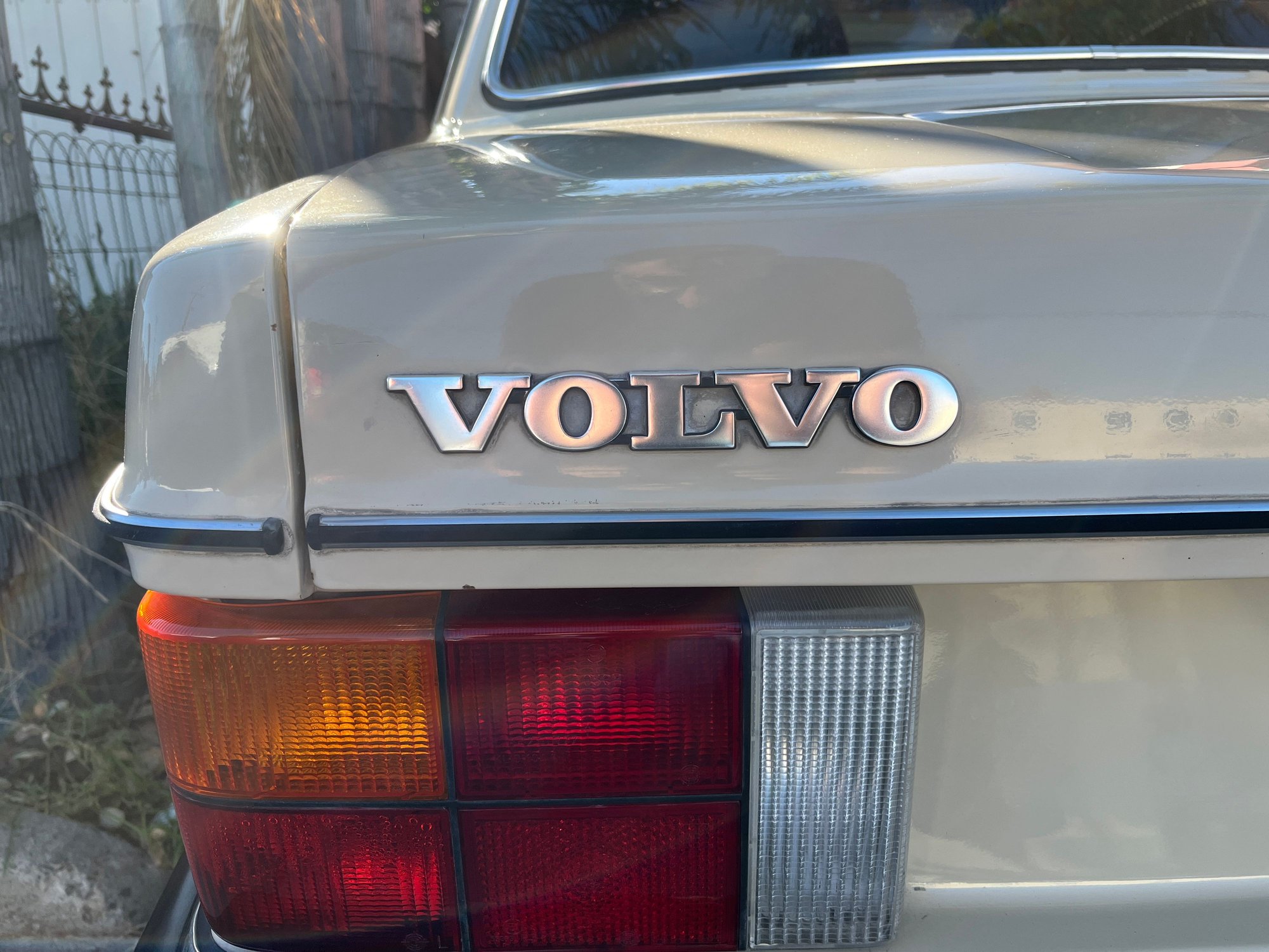 1983 Volvo 242 - Beige and Brown Volvo 242 DL. - Used - VIN YV1AX8828D2235383 - 217,345 Miles - 4 cyl - 2WD - Manual - Coupe - Beige - Santa Ana, CA 92701, United States