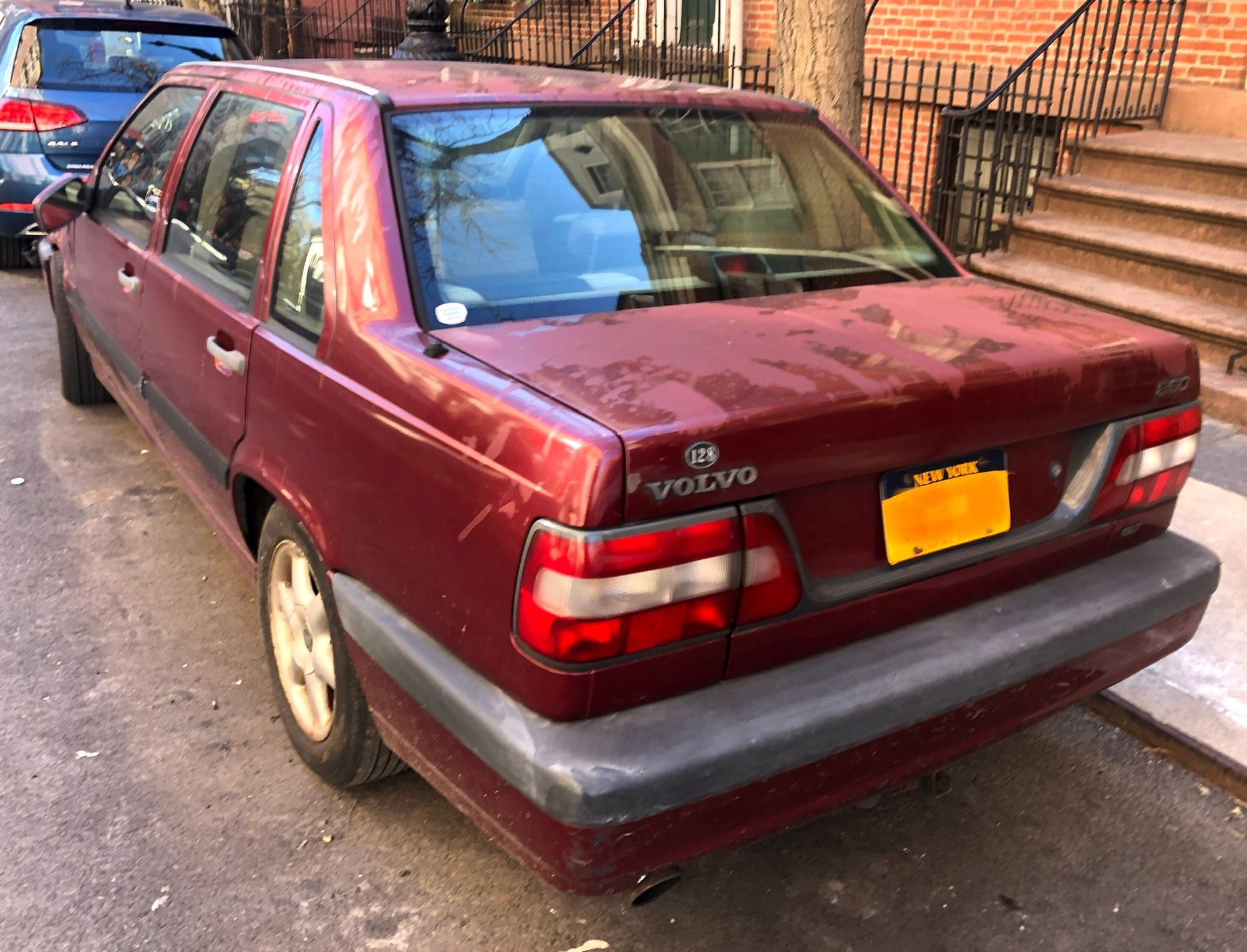 1995 Volvo 850 - 1995 Volvo 850 GLT Sedan - $500 cash - in Manhattan - Used - VIN YV1LS5512S1208135 - 5 cyl - 4WD - Automatic - Sedan - Red - New York, NY 10014, United States