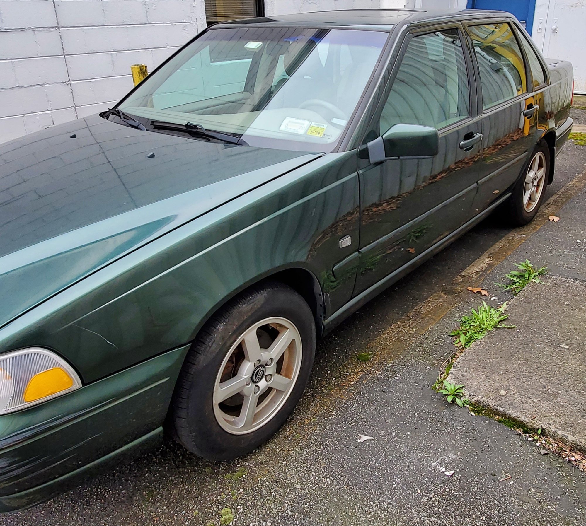 1999 Volvo S70 - 1999 Volvo S70 AWD - Used - VIN YV1LT56D8X2587584 - 126,670 Miles - 5 cyl - AWD - Automatic - Sedan - Other - Bethpage, NY 11714, United States