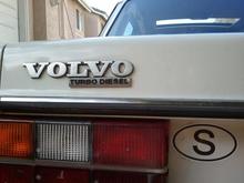 Another weird detail is the Turbo Diesel emblem on the trunk. It's a B23f gas engine.Who knows how the emblem got there. Note the Sweden "S" sticker. I put it there. I'm Mexican but speak fluent Swedish ( Svenxican?). Trust me, the tech data on these cars is no easier to understand in Swedish than in English.