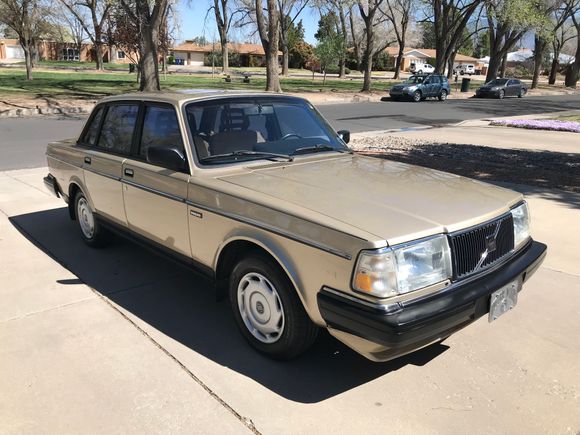 1991 240 Sedan 27,900 miles