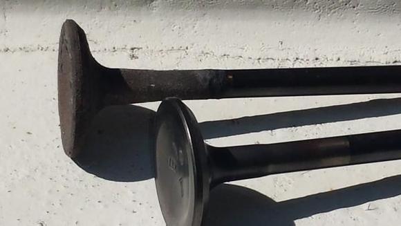 Before and after exhaust valves