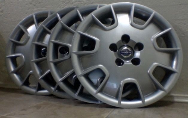 Wheels and Tires/Axles - Gislaved winter tires, Volvo rims & hubcaps - Used - All Years  All Models - Middleton, NS B0S1P0, Canada