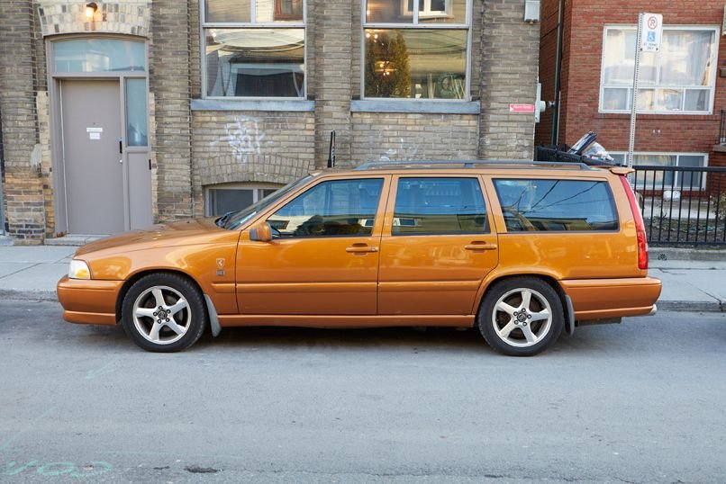 1998 Volvo V70 - For Sale Volvo V70 R AWD Saffron - Used - VIN YV1LW5240W2449792 - 330,000 Miles - 5 cyl - AWD - Automatic - Wagon - Orange - Toronto, ON M6J1K2, Canada