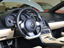 Before:
OE 2008 Lamborghini Gallardo steering wheel