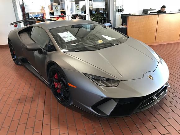 Matte Grey Lamborghini Huracan Performante.