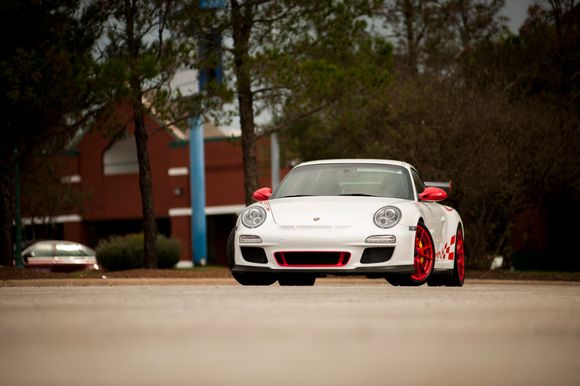 2011 Porsche 911 GT3 RS in Carrara White vs Guards Red