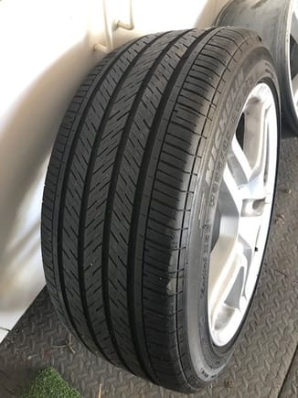 Excellent condition P235/45 R17 tire