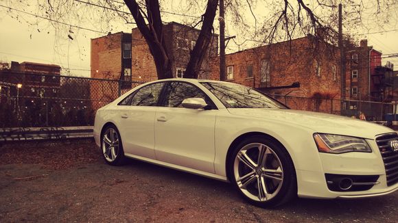 Audi S8 Oz