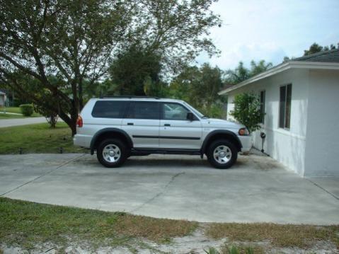 2002 montero sport LS