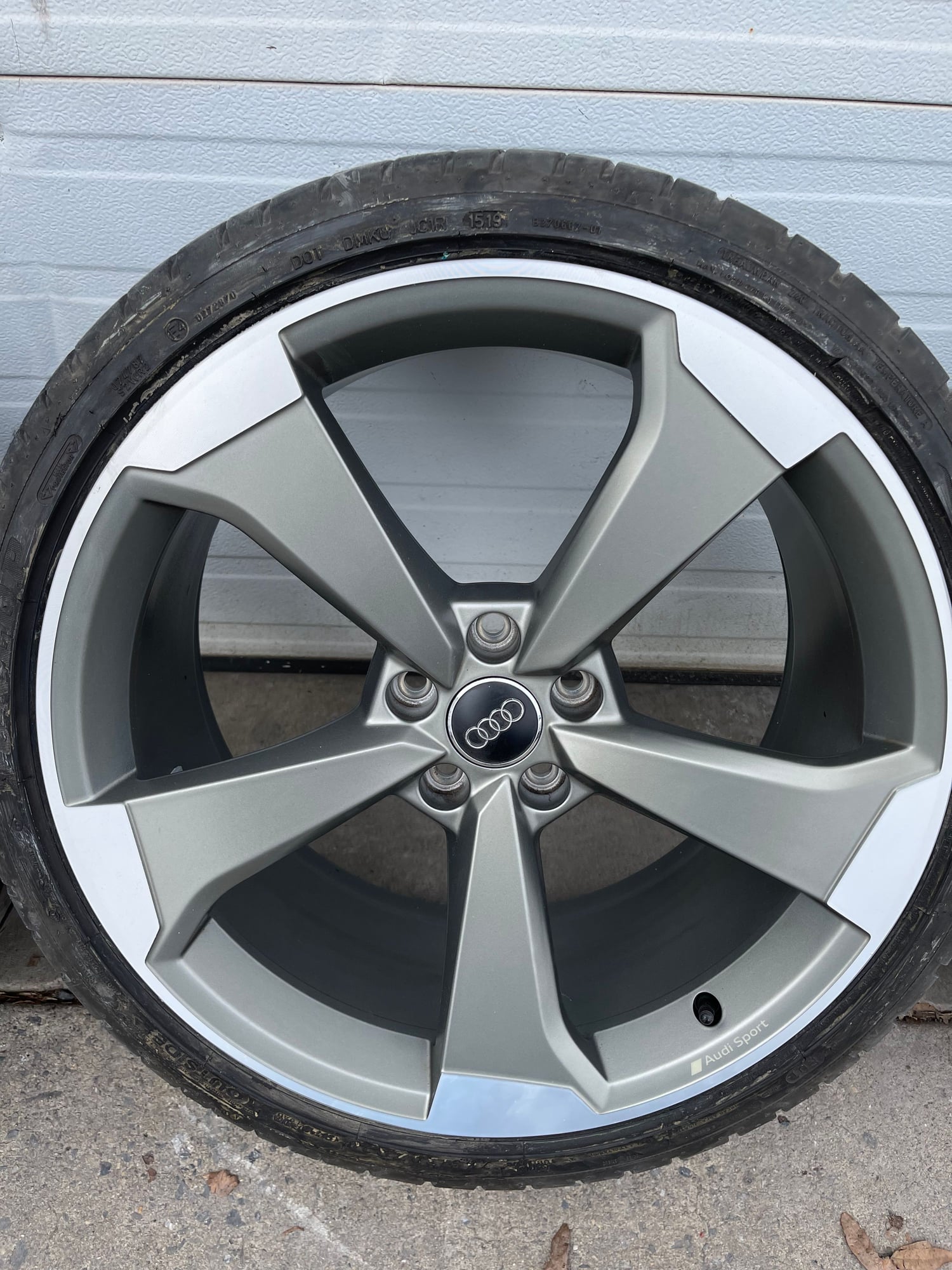 Wheels and Tires/Axles - OEM 20” 5 arm rotor wheels 2019 MINT - Used - 0  All Models - Allentown, PA 18104, United States
