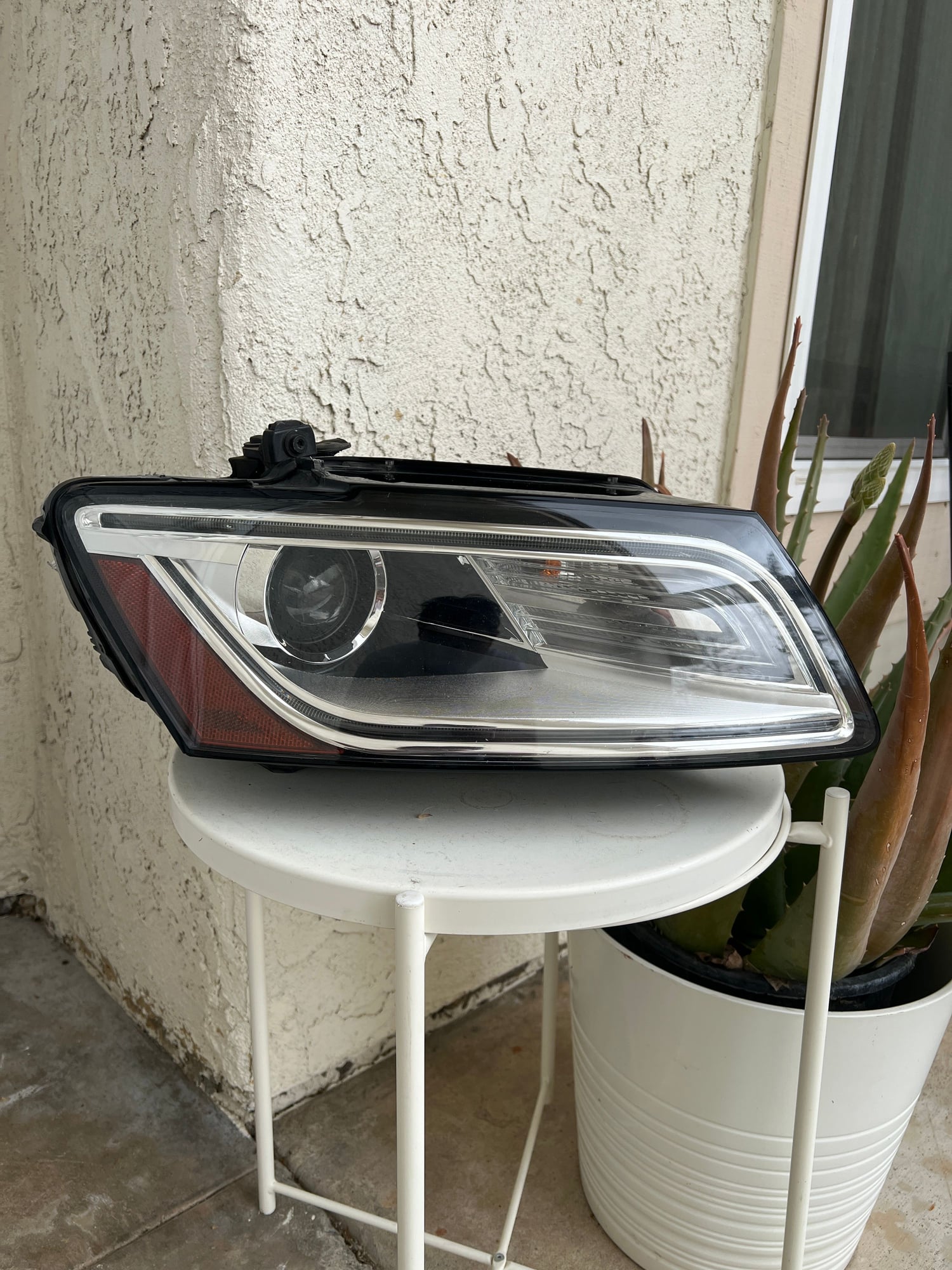 Exterior Body Parts - 2015 Audi Q5 headlight and Cargo Cover - Used - 2013 to 2017 Audi Q5 - Riverside, CA 92505, United States