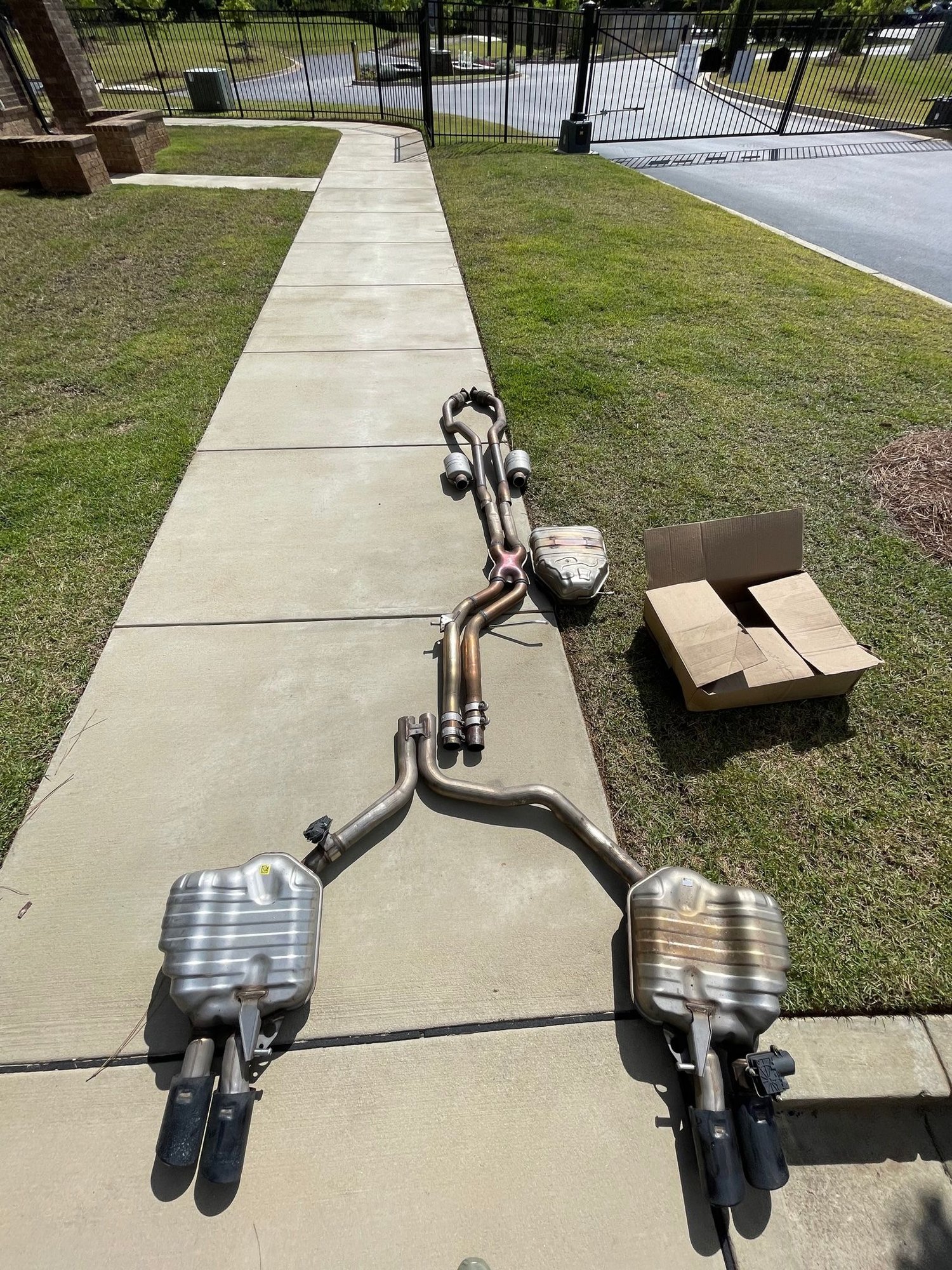 OEM S6 Sport Package Exhaust (black tip w/ Valves) AWE Track Exhaust