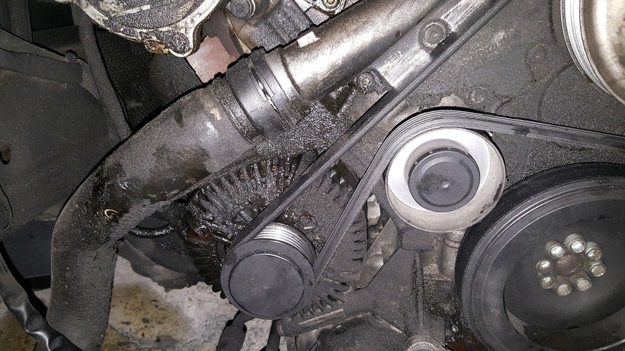 3.2 Severe Front Engine Oil Leak Crankcase Breather Gasket