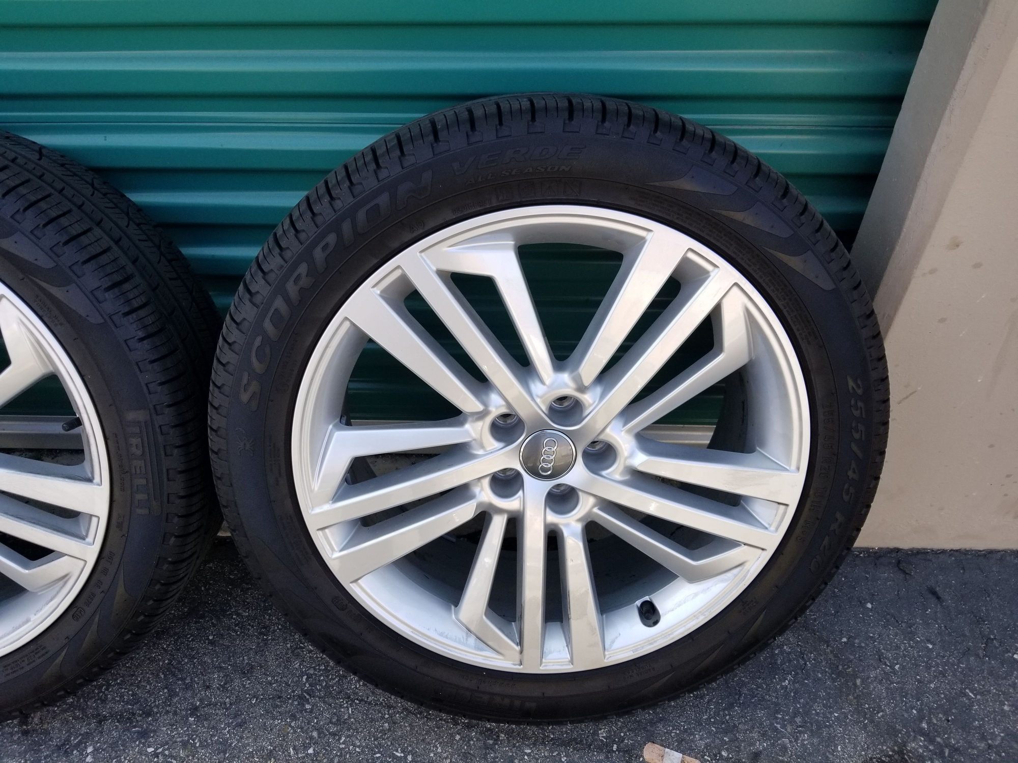 Audi Q5 2018 Q5 Prestige wheels 20" + Pirelli Scorpion All Season