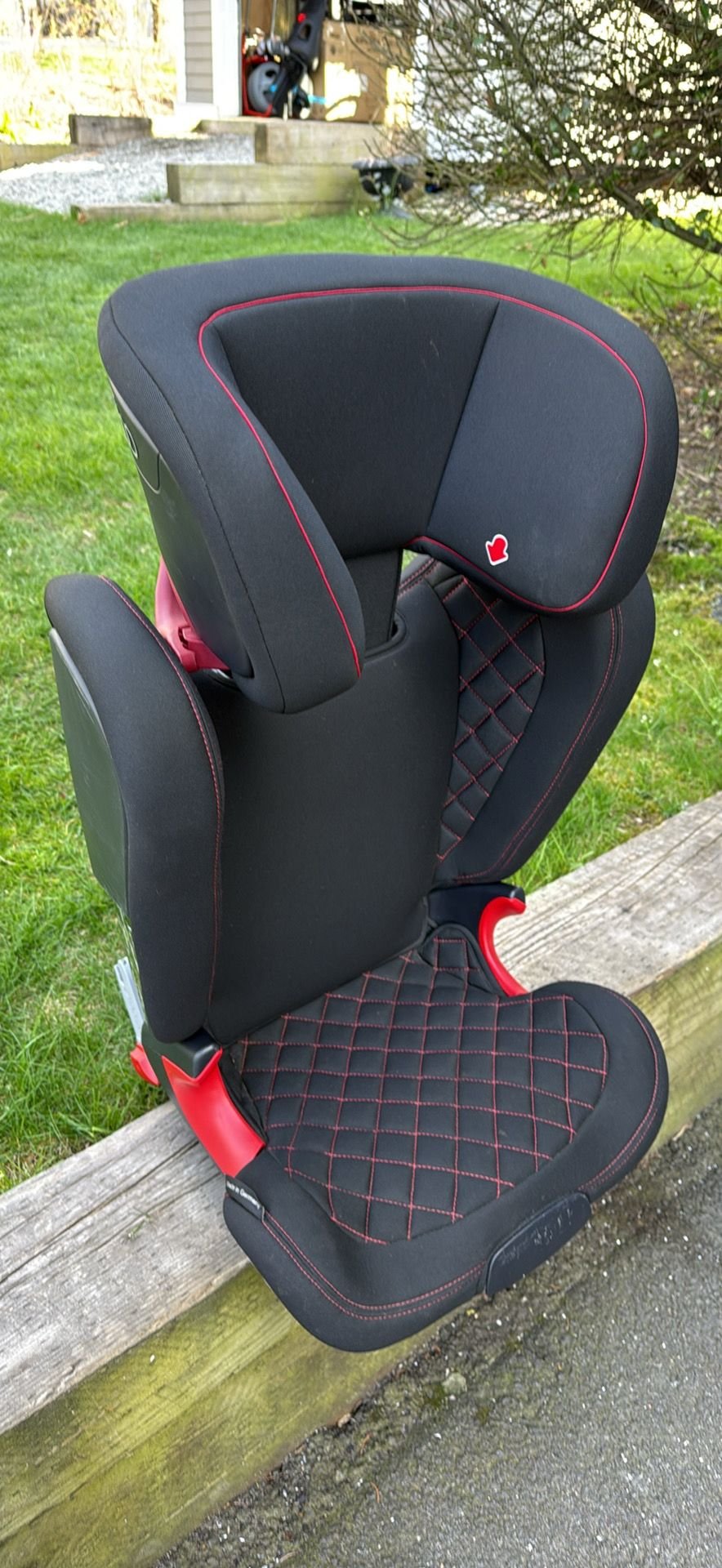 Accessories - Audi child seat Kidfix XP black / red 4M0019904 EUR - Used - 0  All Models - Milton, MA 02186, United States