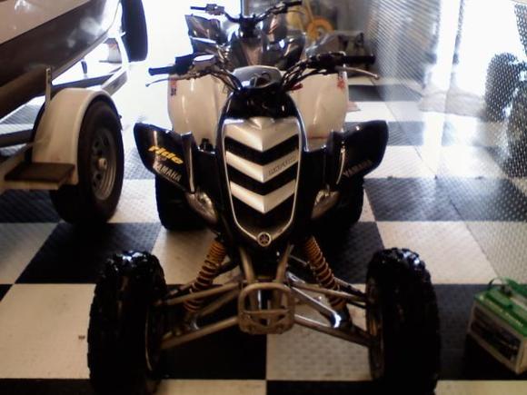 Raptor 660 race quad