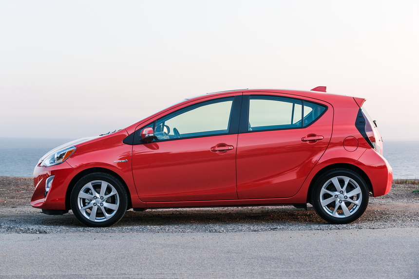 2016 Toyota Prius c Review - CarsDirect