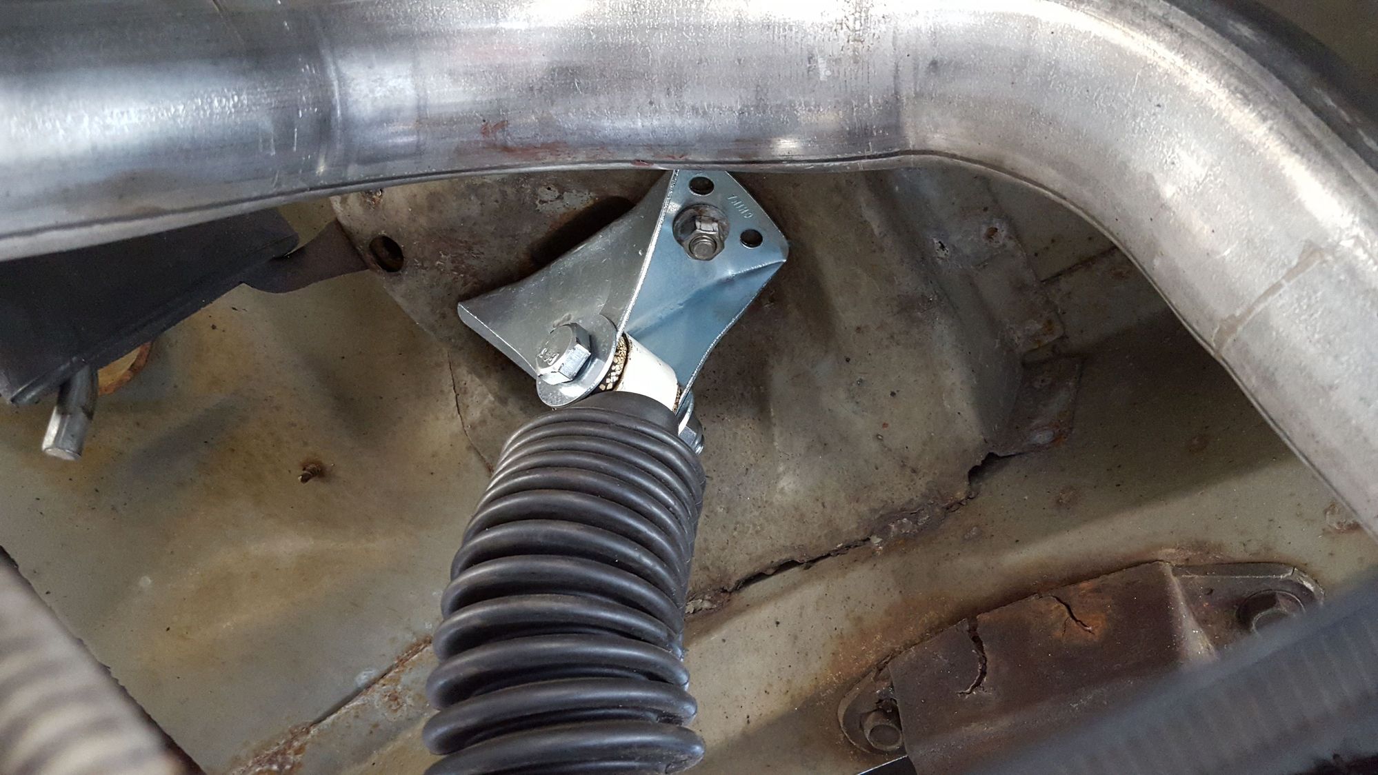 Bar pin eliminators/upper shock mount extension Jeep Cherokee Forum