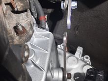 Yoy can see here that the linkages are not on the same plane anymore and Azzy displays their product and sandwiching outward. The turnbuckle is fully articulated but I do not like it regardless. 